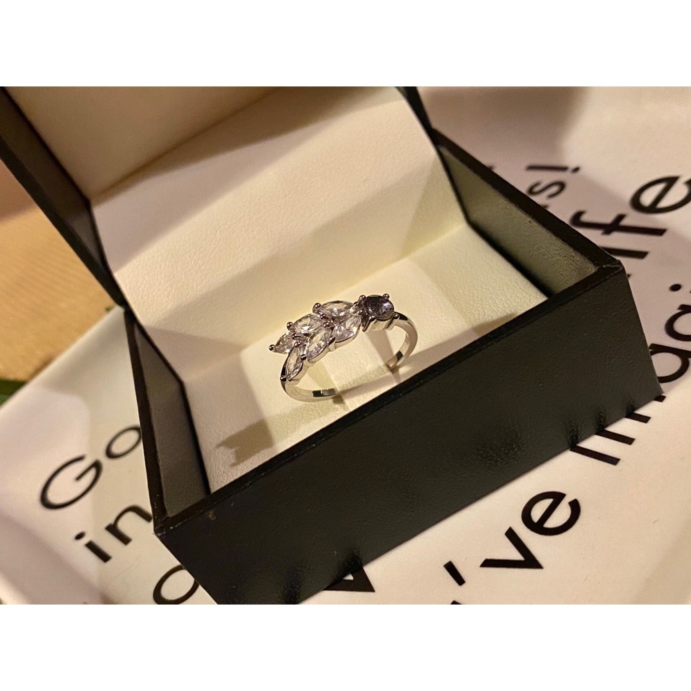 Two Beautiful Unique Rings - Picture 7 of 8